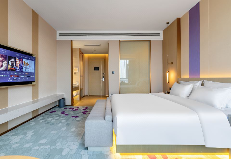 [CHEERMAY Hotel의 로비 사진. 깔끔하고 현대적인 인테리어가 돋보이는 모습.]