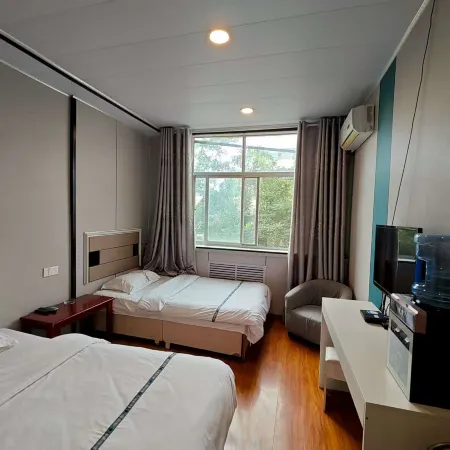 Holiday Hotel