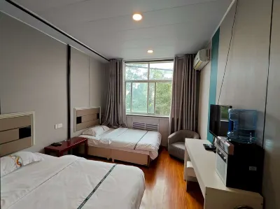 Holiday Hotel Hotels near Jinchang Railway Station
