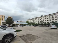 Sunnybell Collection Hotel (Renmin Road, Lushan) - parking