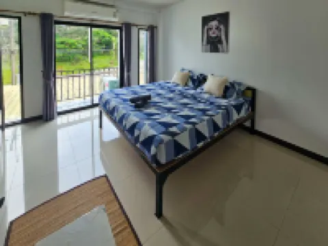 นอน นี่ นะ เขาค้อ โรงแรมใกล้บ้าน2หนาวatกังหันลมเขาค้อ