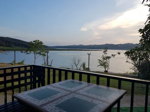 Phornpailin Riverside Resort