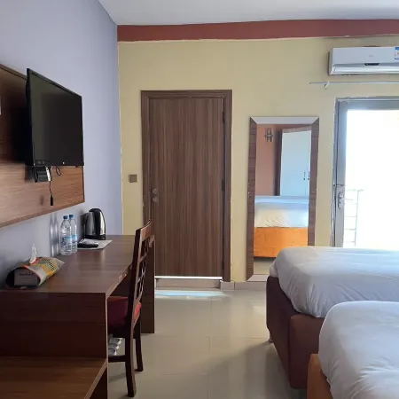 Golden Bay Hotel