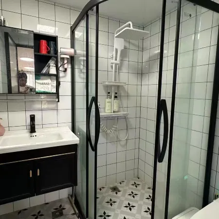 Ac Hotel · 0518 Apartment (Yili Center Branch) Отели рядом с достопримечательностью «Байюнь»