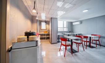 Shankee Hotel (Aksu Railway Station Nanhu People's Park)