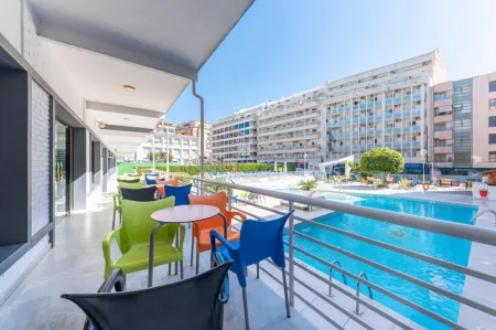 Port Vista Oro Отели рядом с достопримечательностью «Дворец Бенидорма»