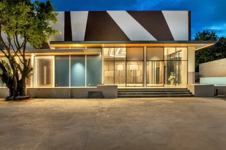 The Legacy Convention Hotel