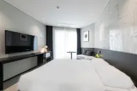 More than Sokcho beach hotel