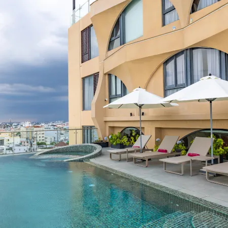 The Iris Signature Hotel and Spa Отели в г. Кан То