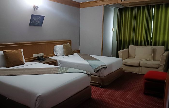 Pathum Thani Place Hotel