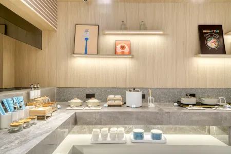 Rujia Hotel (Chizhou High-Speed Railway Station) Отели рядом с достопримечательностью «Chizhou University»