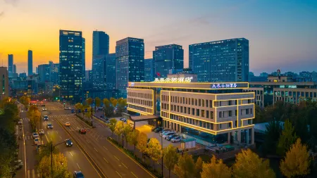 Hetai Yunqi Hotel (Jinan Hanyu Jingu & High-tech Wanda Plaza Branch) Отели рядом с достопримечательностью «Yan Spring»