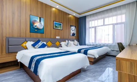 Yunduo Business Hotel on the bank of Aihui River