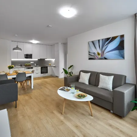 CityWest Apartments Отели рядом с достопримечательностью «Белая гора»