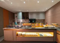 Chonpines Hotel (Daqing West Railway Station Wanda Plaza Branch)