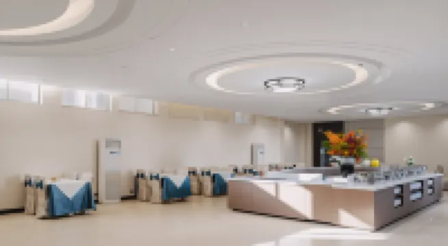 Dali Erhai Hotel (High-speed Rail Station Branch)