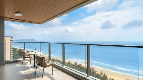 Hill & Sea Hotel in Lingshui
