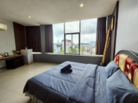 The Rest Phuket Hotels near نصب المناجم التذناري سابان هين