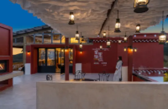 Songzan Linli Xueshan Hupo Jingguan Hotel (Shangri-La Ganden Sumtseling Monastery Scenic Area)