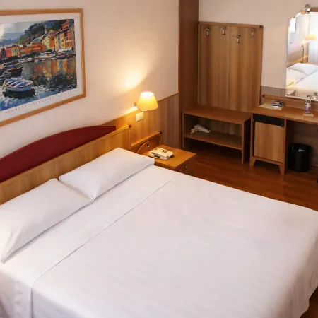 Phi Hotel Ambra