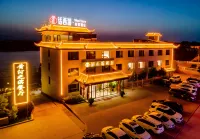 Journey to the West · Desert and Sea View · Themed Resort Hotel (Wuhai High-Speed Railway Station) - parcheggio