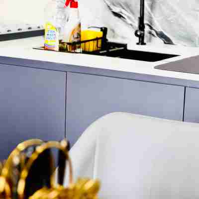 Jac Urban Suites Luxury & Premium Staycation 10pax Dining/Meeting Rooms