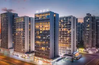 Grandnite Hotel(Guanshanhu Convention and Exhibition City Finance City) - balcony