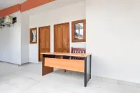 Hotel O Oteng Stay - parking