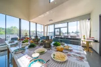 Tekes Yizhai B&B (Taiji Island Scenic Area Branch)