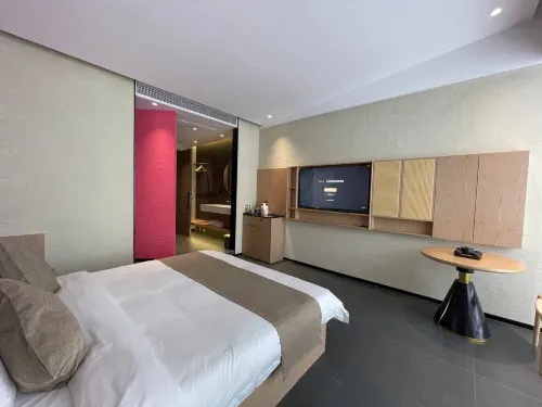 CLOVER HOTEL & SPA