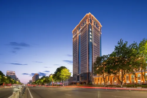 โรงแรมคริสตัล เอี้ยนไถ มหาวิทยาลัย - ที่มีบาร์