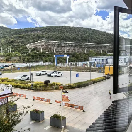 Huangsheng Hotel (Lijiang High-Speed Railway Station)