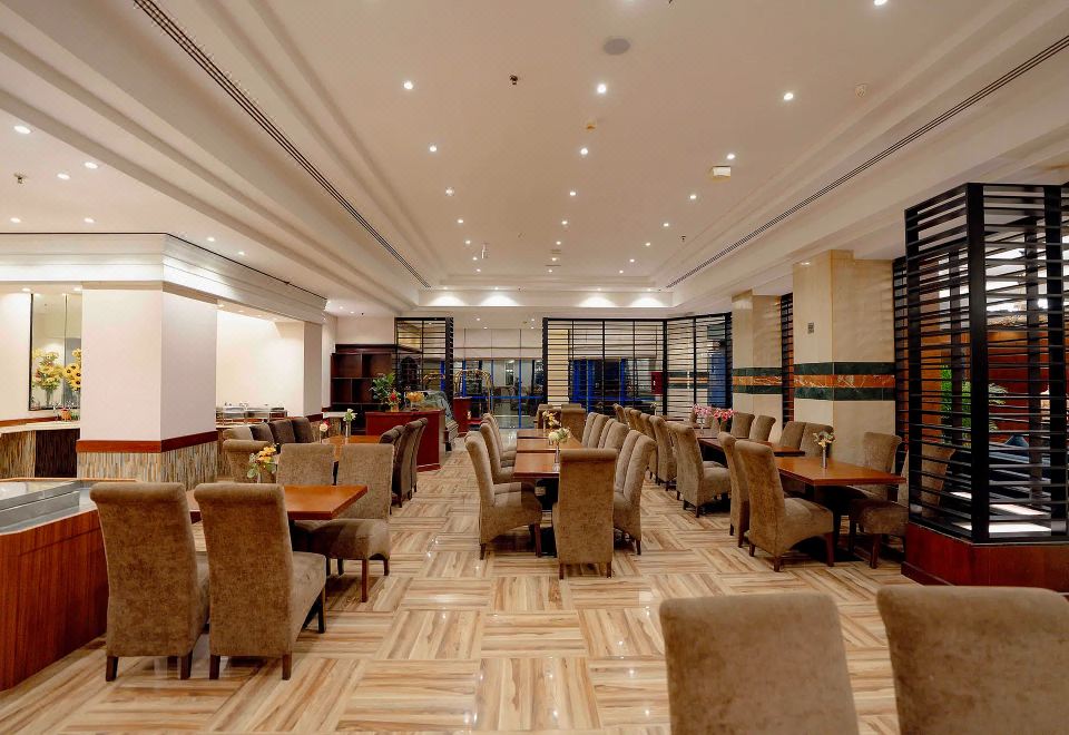 Luxe Grand Hotel 내부