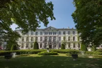 Van der Valk Hotel Bloemendal - ที่มีสระว่ายน้ำ