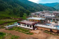 Floral · Gratitude Mountain Lodge · Luxury Wilderness Resort Hotel - 주차장