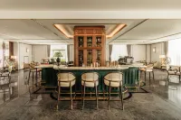 Grand Royal Riverside Hue, Fusion Collection - bar