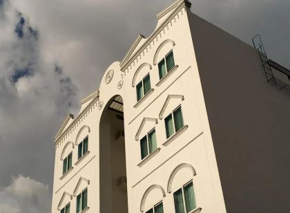1001 Nights Boutique Inn