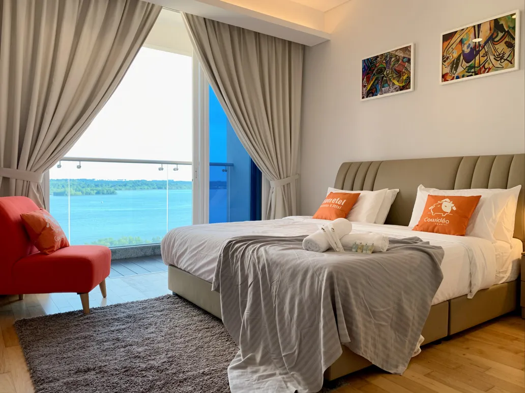 Luxuryhomestay @Pinetree Marina Resort - Johor