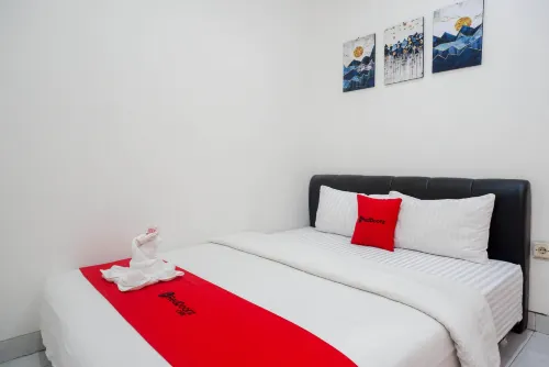 RedDoorz Near Affandi Gejayan 2 - Pensions