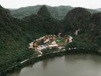 Auko Eco-Wellness Lodges - All Inclusive - parking