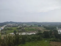 Huanxi Yashe Hotel (Zhanjiang Huguangyan Guangdong Ocean University) - Mountain View