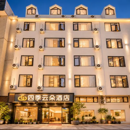 Four Seasons Cloud Hotel