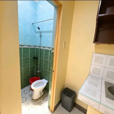 NOOK AIRPORT GUESTHOUSE