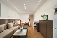 Qing Shiguang Hotel (Nanning Dongge Road Metro Station Qingxiu Wanda Branch) - balcony