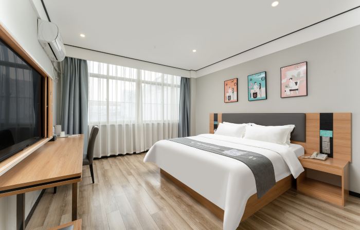 Ginza Jiayi Light House Hotel (Linyi Yingbin Road Rongsheng Shopping Center)