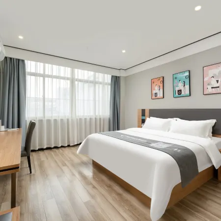 Ginza Jiayi Light House Hotel (Linyi Yingbin Road Rongsheng Shopping Center)