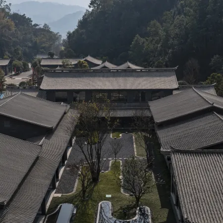 Nandian Banshan Hot Spring Hotel