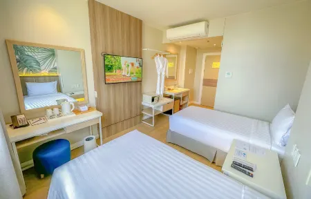 Harolds Hotel Quezon City (formerly Harolds Evotel Quezon City) Отели рядом с достопримечательностью «The Immaculate Conception Cathedral of Cubao»