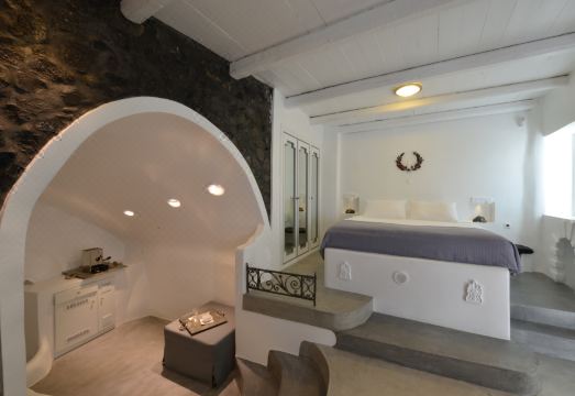 아스파키 바이 아트 마종스의 럭셔리 야외 수영장