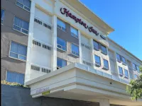 希爾頓歡朋酒店-温哥華機場/列治文 鄰近Marine Drive Station的酒店
